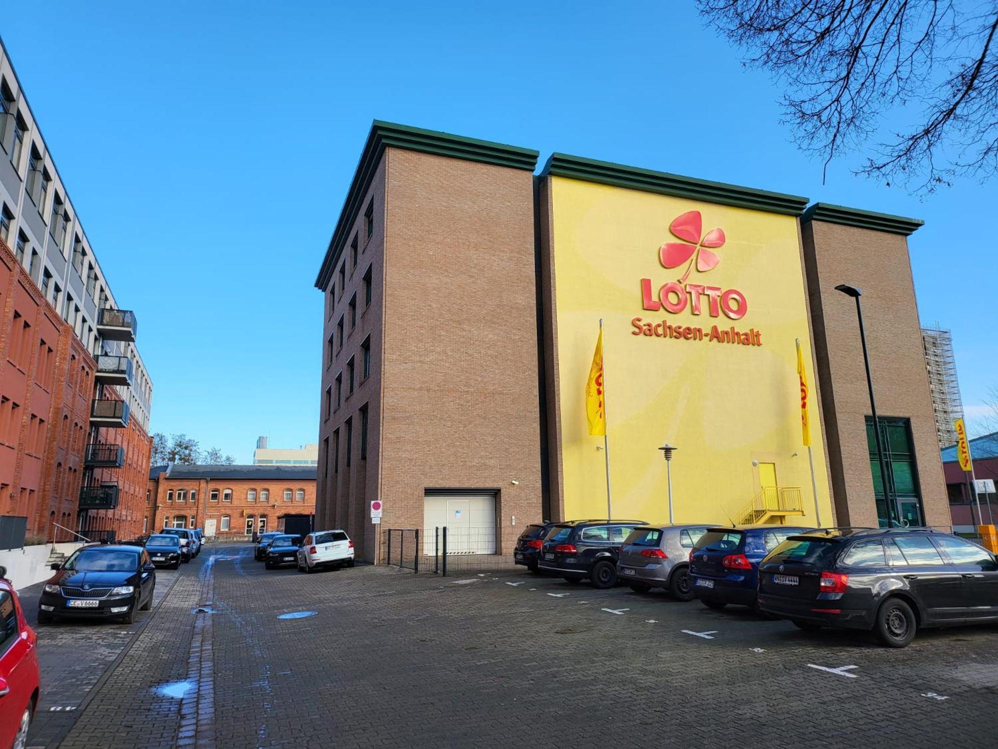 Apartment Trendige Stadtwohnung, Historisches Haus Mit Terrasse Und Garten